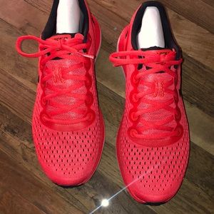 Under Armour Shoes. Mens,size 9.5.